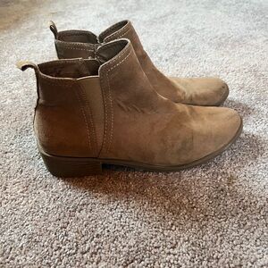 Time and Tru Brown Ankle Boots